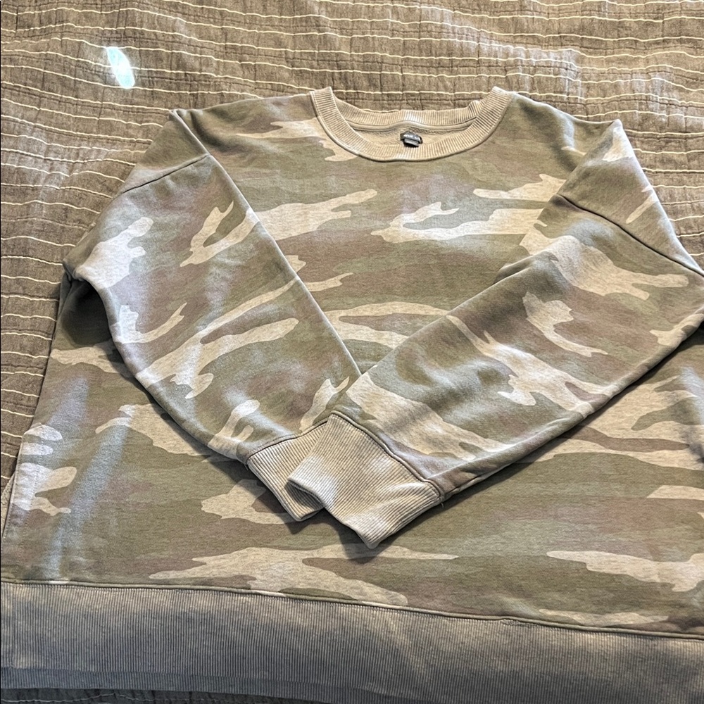 Aerie Camouflage Crew Neck Sweater - Green and Tan